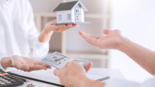 Cash Out (510 x 287 px)